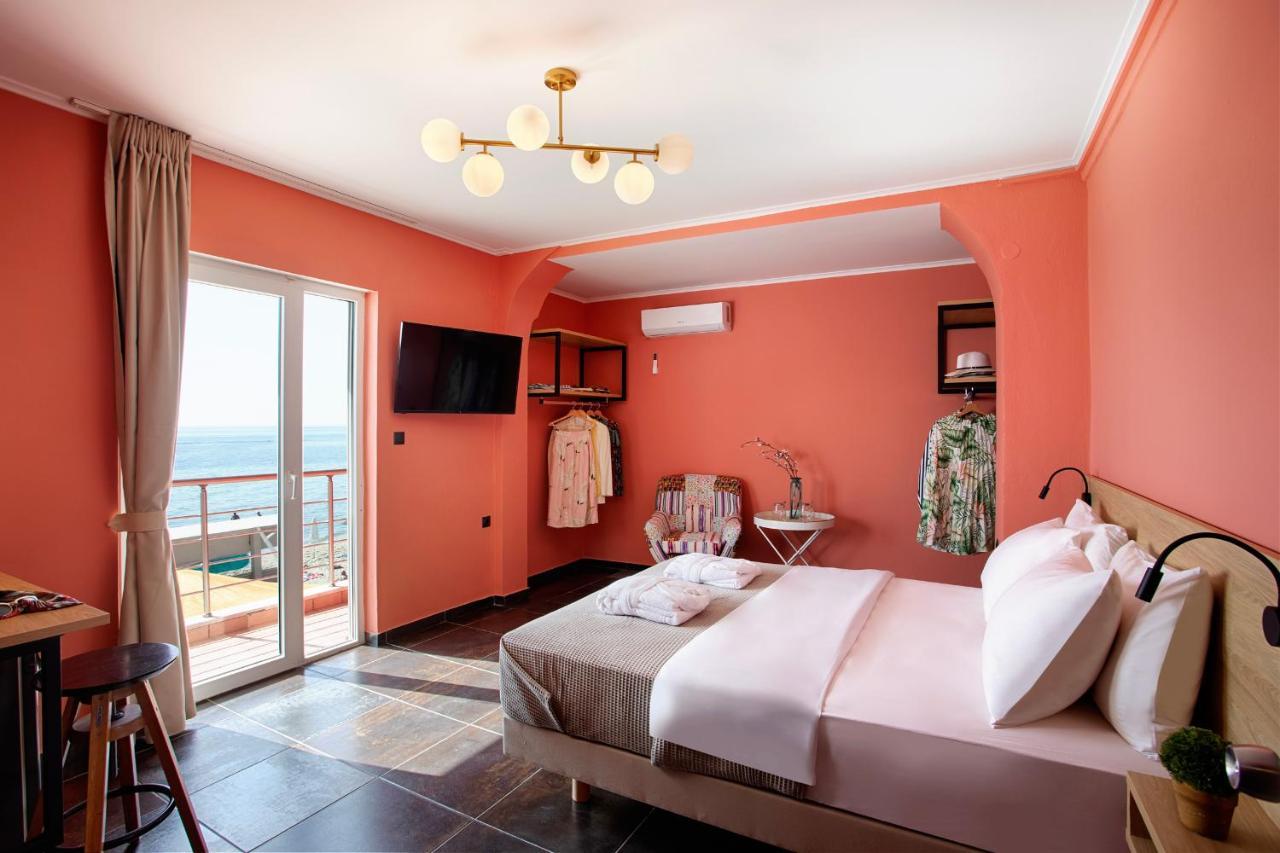 Conte Cristo Suites Paralía Extérieur photo